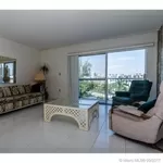Продается прекрасная однокомнатная квартира в Майами в Санни Айлс Бич 