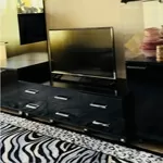 Продаю 1 квартиру  улучшенной планировки.