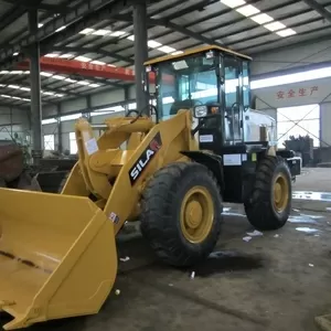 Фронтальные погрузчики  SILA SL36F с высокой точкой разгрузки