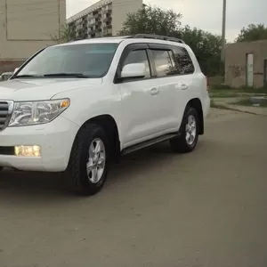 Прокат авто на свадьбу Land Cruiser 200. белый