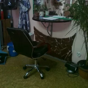 Сдается парикмахерское кресло в салоне красоты г.Алматы