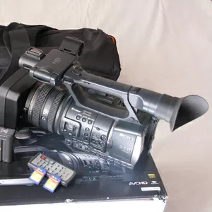 видеокамера профессионального уровня Sony HDR-AX2000E