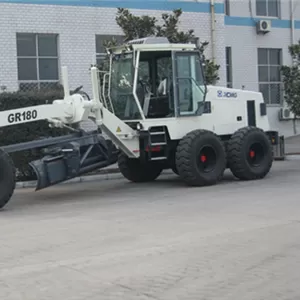 Автогрейдер XCMG GR180 c пятизубым рыхлителем
