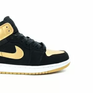 Nike Air Jordan Retro 1 Black/Gold