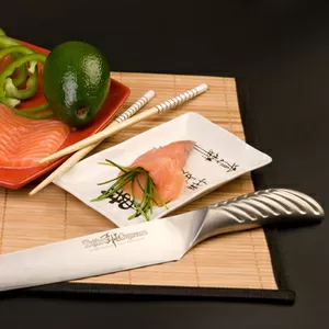 Профессиональные и бытовые кухонные ножи Tojiro