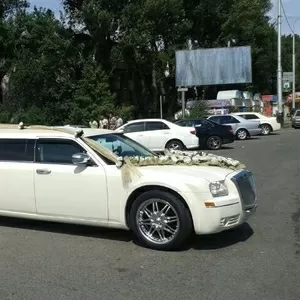 Прокат лимузина Chrysler 300с и HUMMER H2+машины сопровождения ДЕШЕВО