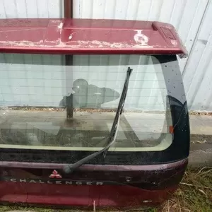 Крышка багажника на  Mitsubishi Challenger