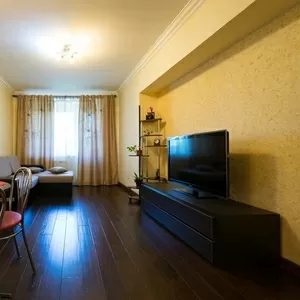 Чистая,  уютная 2-х комнатная квартира в верхней части Алматы,  пр. Достык,  д. 89,  уг. ул. Сатпаева