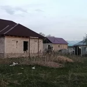 Продам недостроенный дом в пригороде Алматы