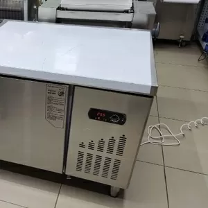 Cтол холодильник для пиццы с Гастроемкостью 1800*80*80 Габариты 1500х8