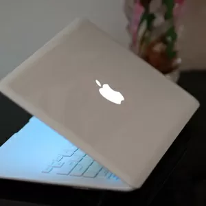 APPLE MACBOOC AIR...