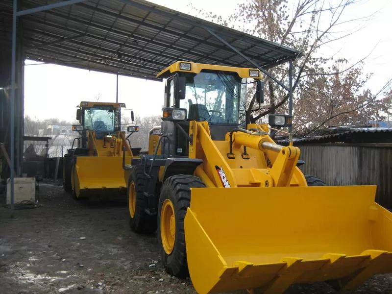 Оригинальные китайские погрузчики XCMG LW300F в Алматы.