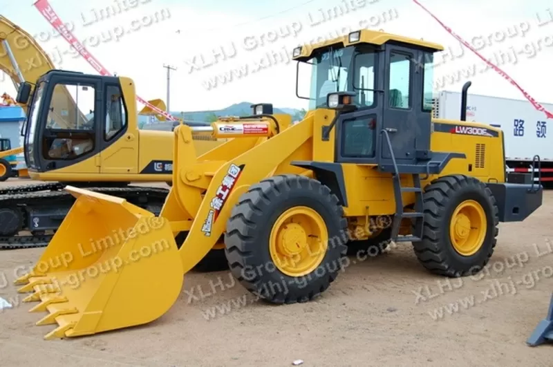 Погрузчики XCMG LW300F.