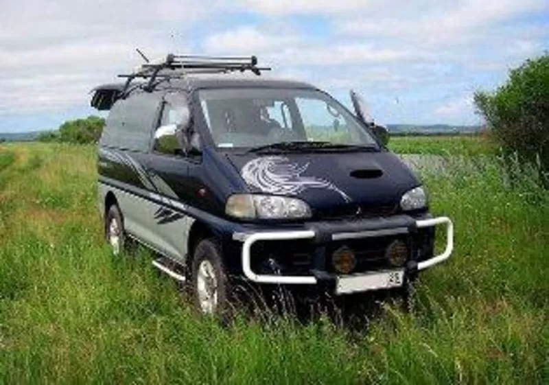 Услуги,  заказ,  аренда,  прокат микроавтобуса MMC Делика Delica (4WD) . 