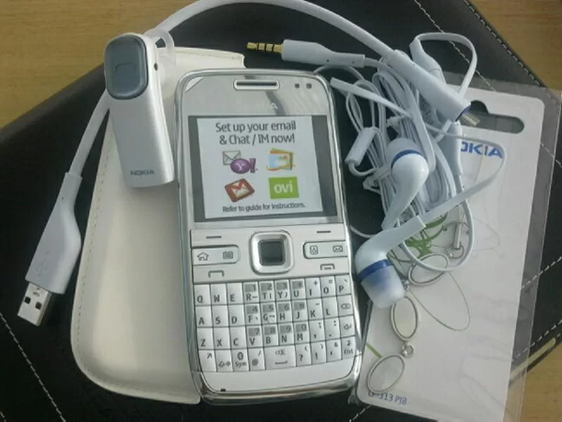 Продам телефон Nokia E72