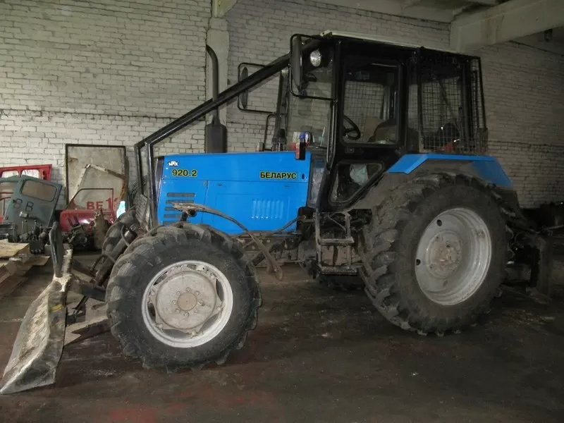 трактор мтз920.2  трилевочный 2012 г.в 25000 $