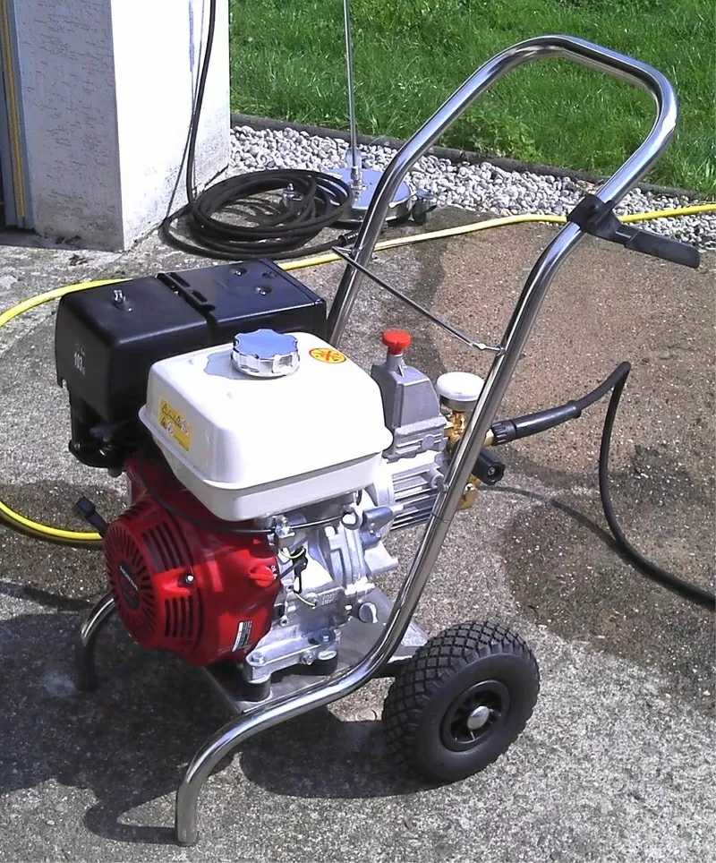 Профессиональные моечные аппараты для Автомоек,  Стройплощадок,  Произво 2