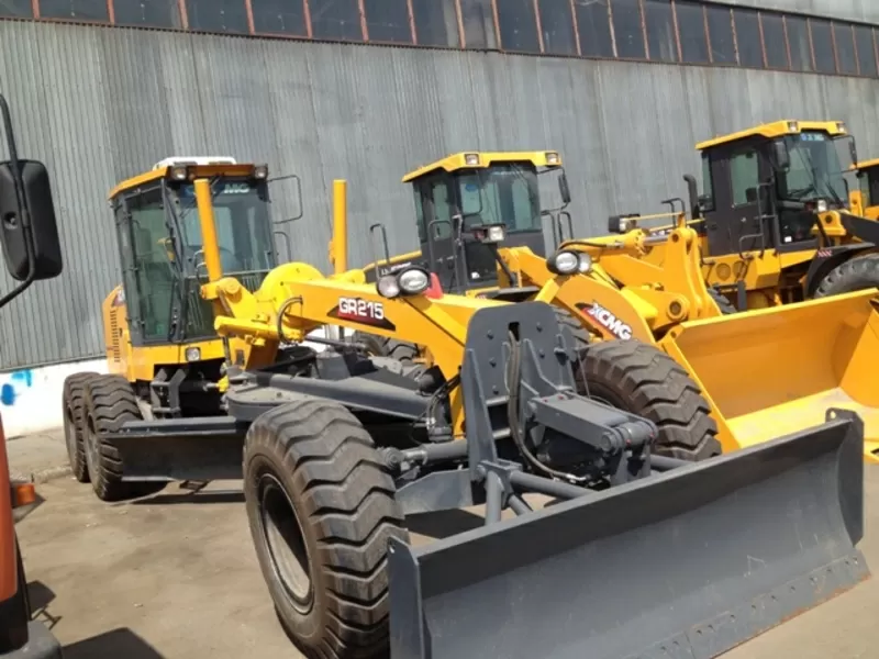 Автогрейдер XCMG GR180,  GR 215 в наличии 4