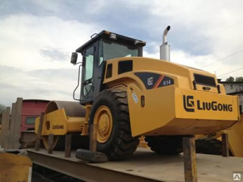 Вибрационный дорожный каток LiuGong CLG 614II