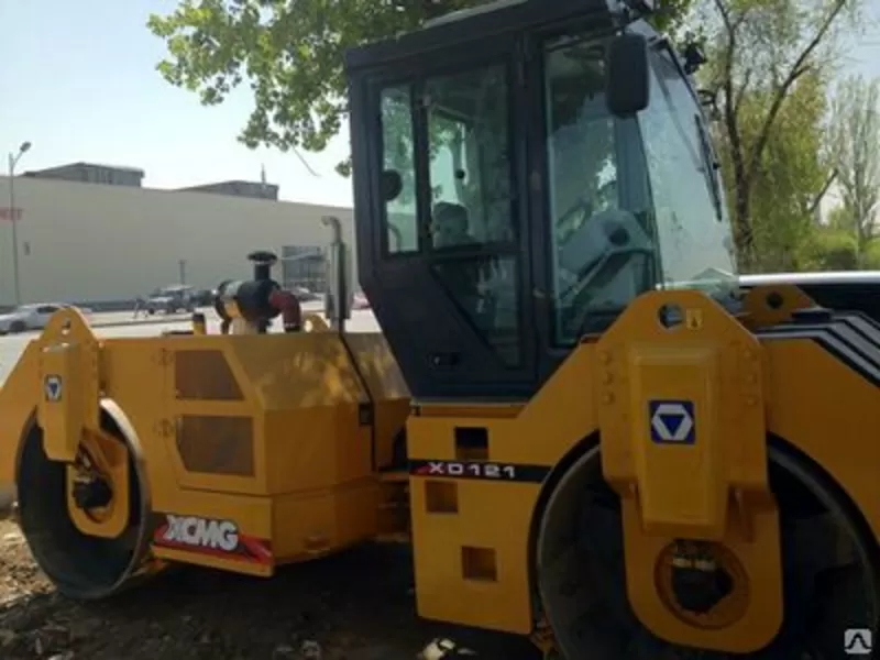 Двухвальцовый Тандемный каток XCMG XD121