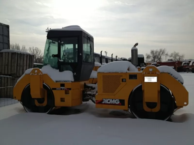 Двухбарабанный каток XCMG XD111 3