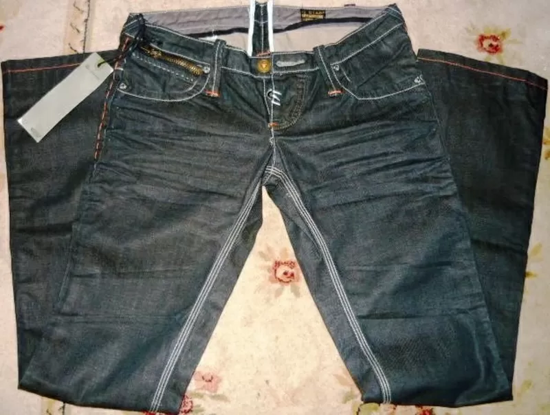 Продам новые женские и мужские джинсы. Все по 3 000 тенге.