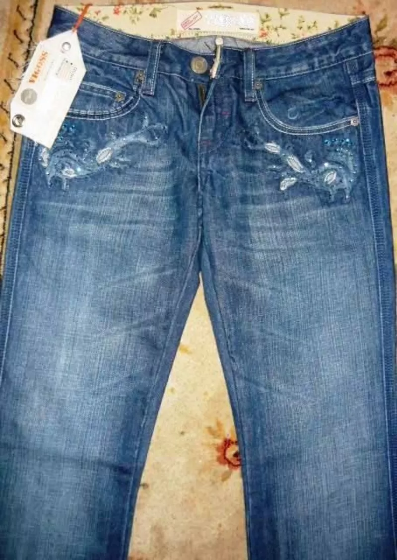 Продам новые женские и мужские джинсы. Все по 3 000 тенге. 2