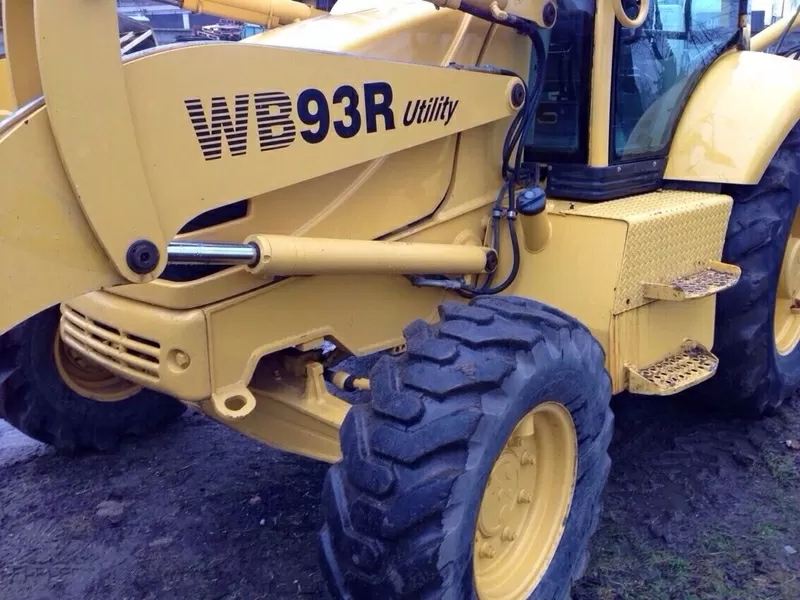 Komatsu WB93R2 Utility 2001 г в экскаватор-погрузчик 2