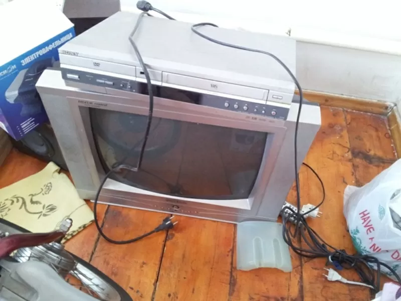 Продам очень дешево старый телевизор и другие вещи