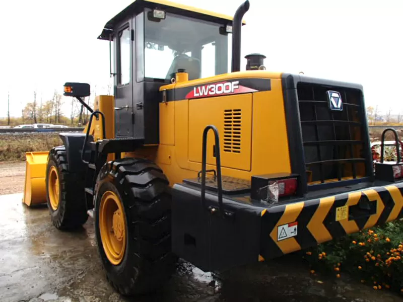 Фронтальный погрузчик XCMG LW300FN