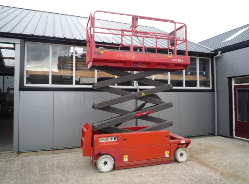 Ножничные подъемники Б/У и новые  Manitou,  JLG,  Genie 3