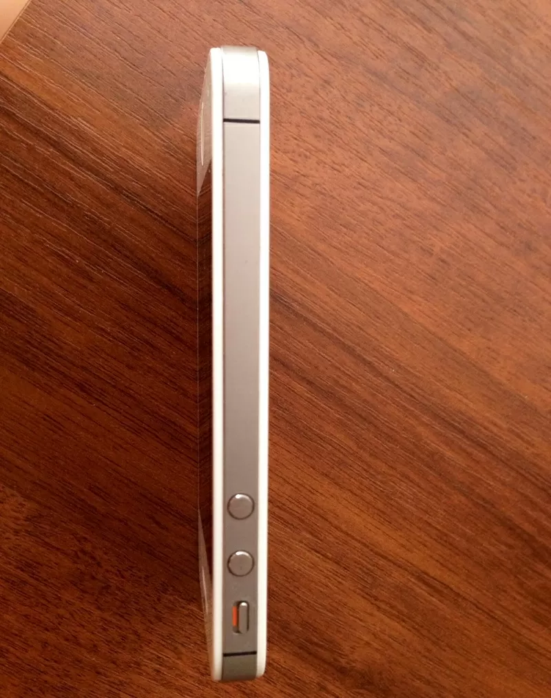 IPhone 4S,  32G,  цвет белый 2