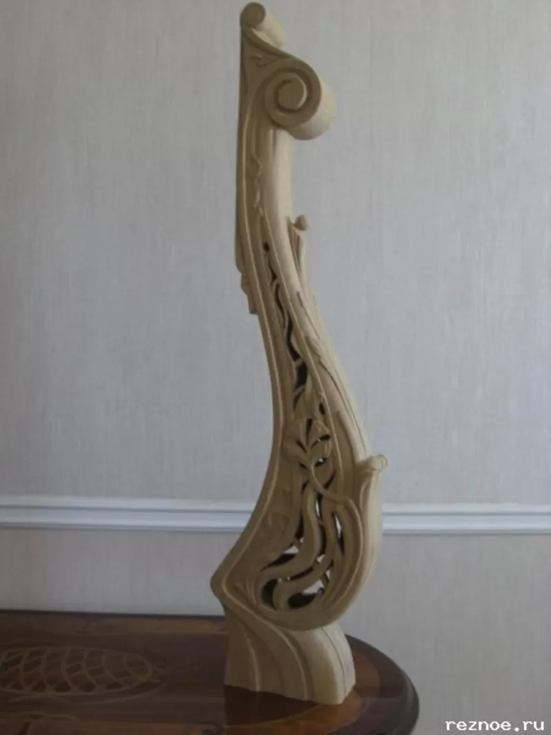 Художественно- декоративные балясины из дерева ручной работы 5
