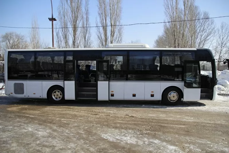 Автобус марки Yutong ZK6121HQ 8