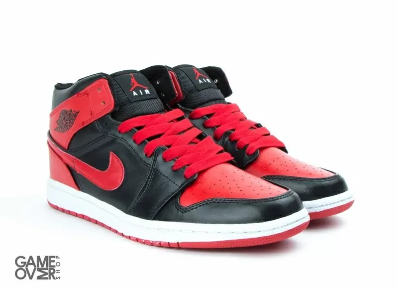 Nike Air Jordan Retro 1 Black/Red 3