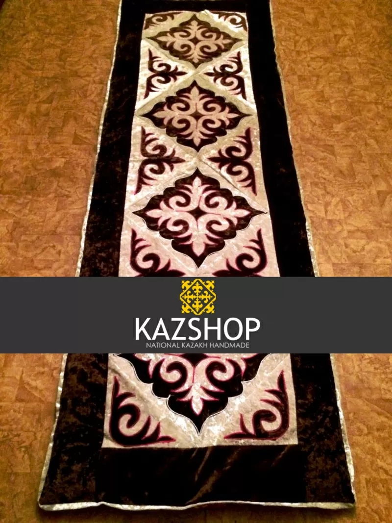 Корпе с национальным казахским орнаментом
