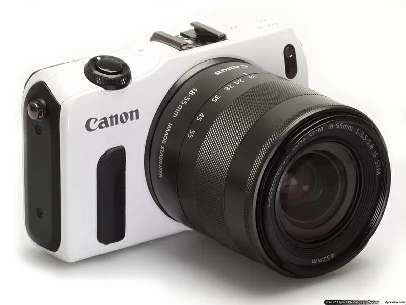 Продам срочно,  фотоаппарат в отличном состоянии canon eos m