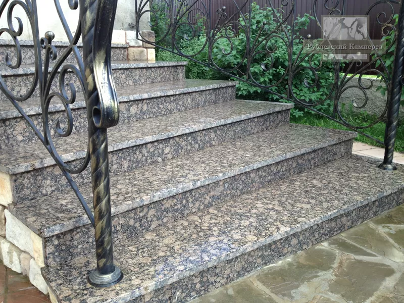 Гранитные ступени и лестницы в Алматы 2