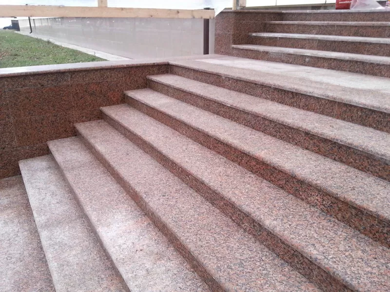 Красный гранит в Алматы 2