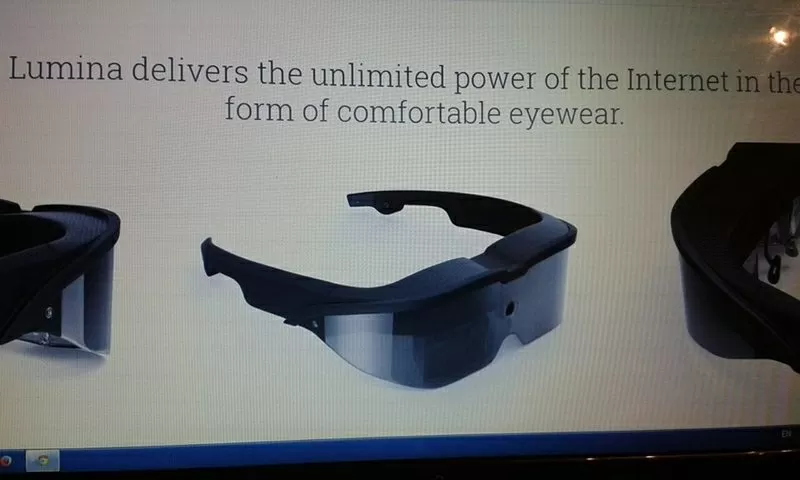 Компьютер встроенный в очки. Выполняет все функции любого компьютера,  
