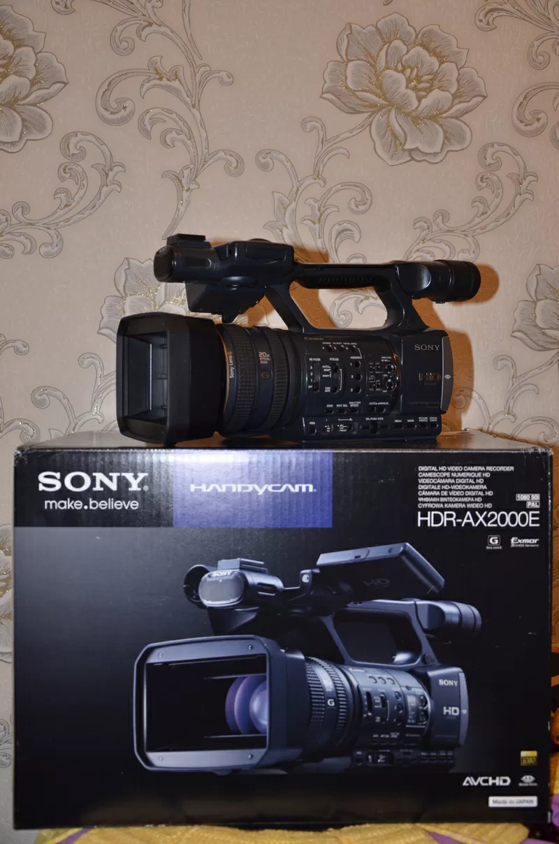 Продам видеокамеру Sony HDR-AX2000