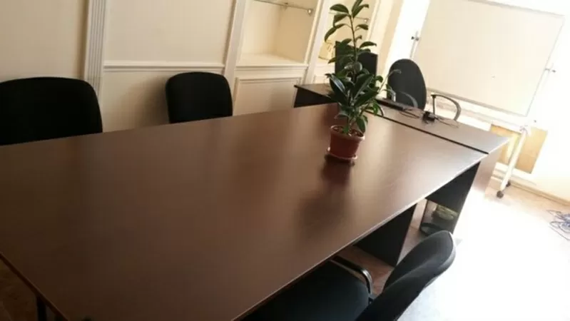 Продам стол для переговоров