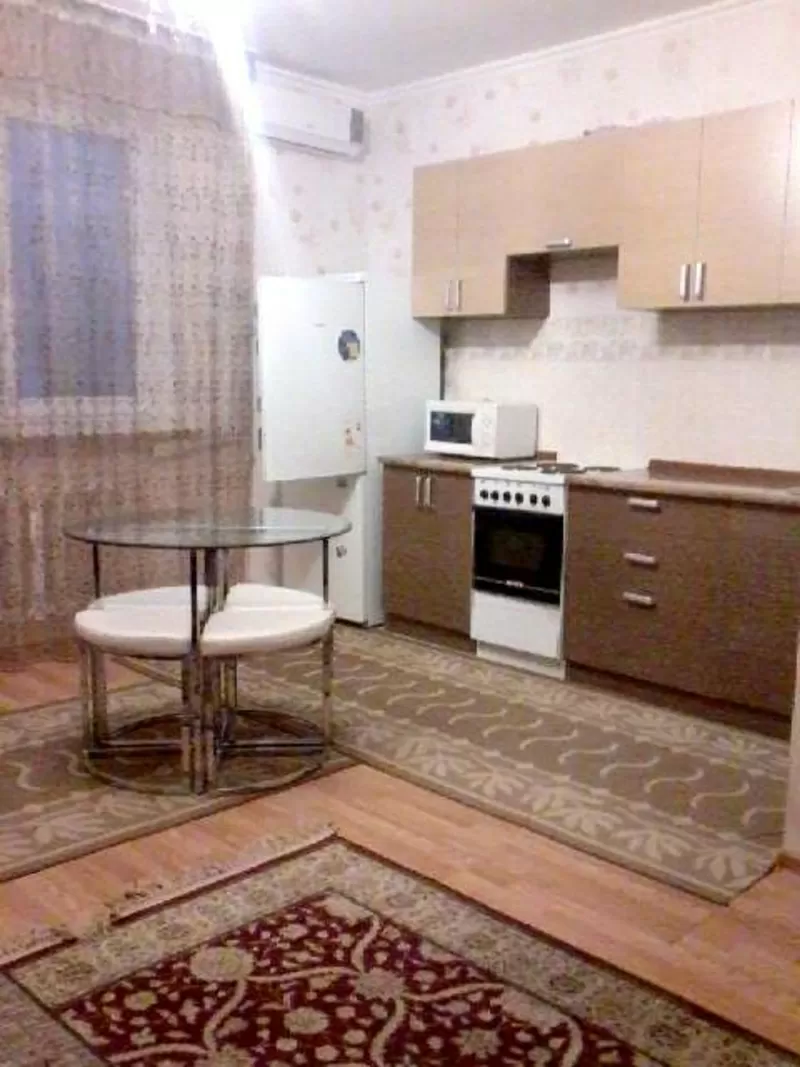 2-комнатная квартира помесячно,  Аль-Фараби — Розыбакиева  