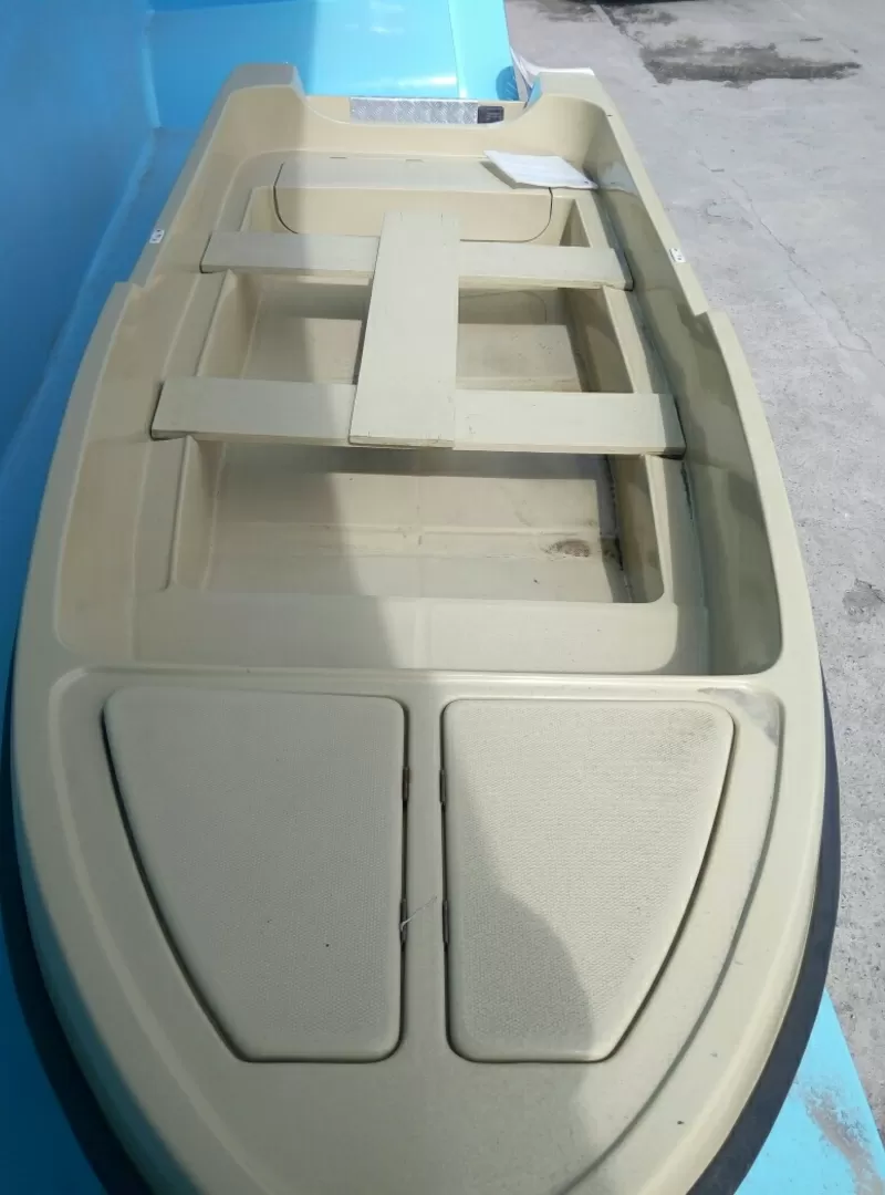 Лодка Nissamaran Laker 410 4