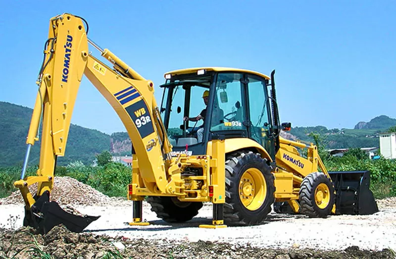 Шины на экскаватор погрузчик Komatsu (Коматсу)