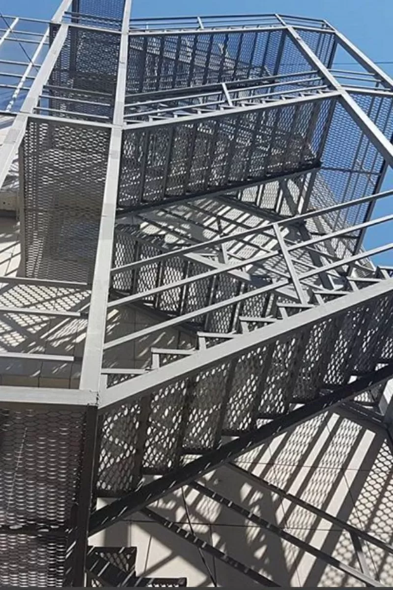 Лестницы металлические или лестницы с использованием металла.  3D прое