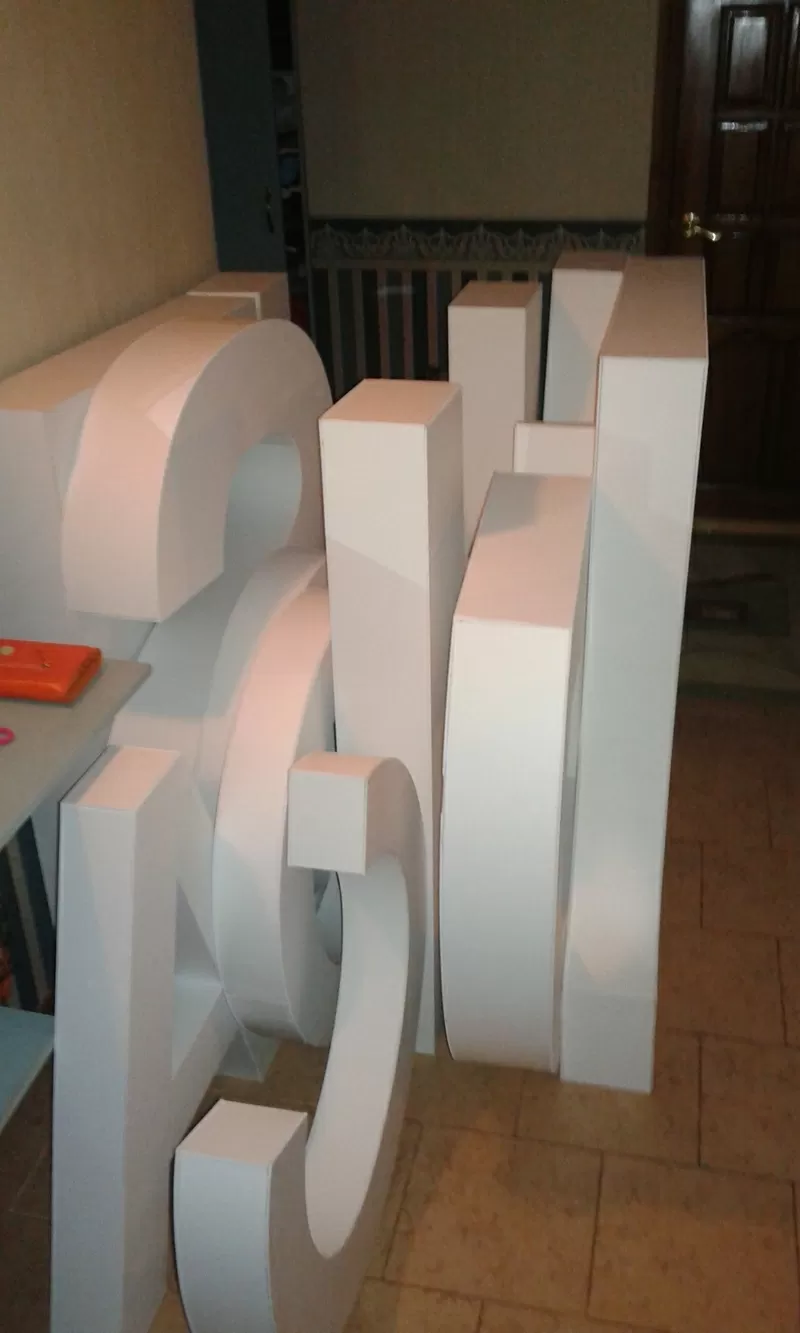 3D фигуры (хардпостеры),  декорации,  объемные напольные буквы (световые 5
