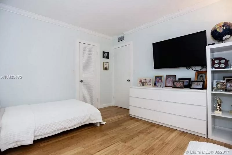Продается прекрасная квартира на 2-ом этаже в Майами(Халландейл) 4