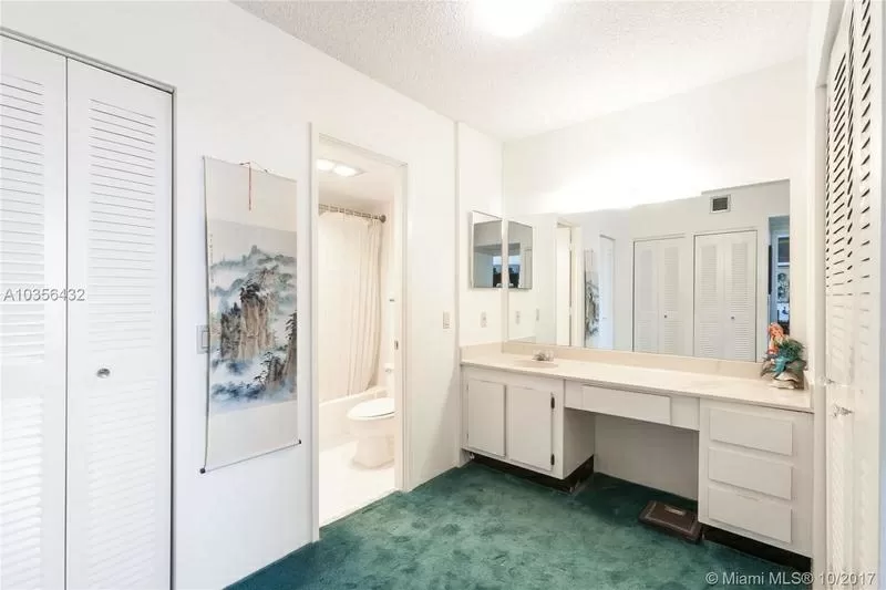 Продается прекрасная 2-х комнатная квартира в Майами в Авентуре 10