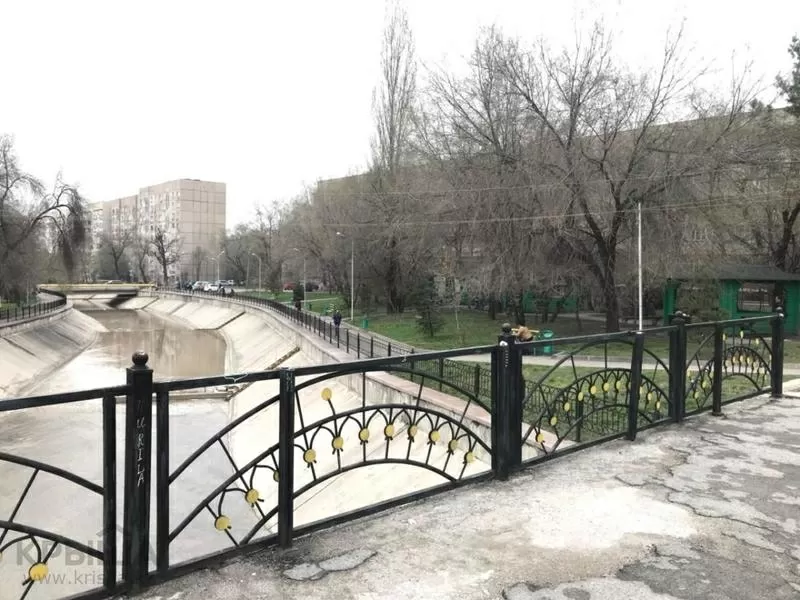 трёхкомнатная квартира в центре Алматы